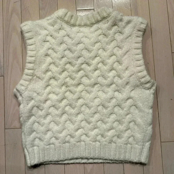 ZARA Limited Edition Chunky Cable Knit Space Invaders Sweater Vest - Size S - Picture 5 of 6